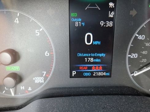 Used 2024 Toyota Corolla SE AWD/4WD image 17
