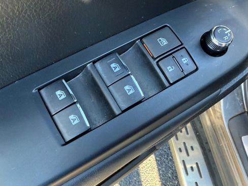 Used 2019 Toyota Highlander Limited Platinum image 17