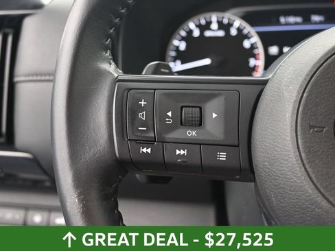 Used 2025 Nissan Pathfinder SV FWD image 32
