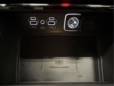 New 2025 Jeep Grand Cherokee Altitude image 19