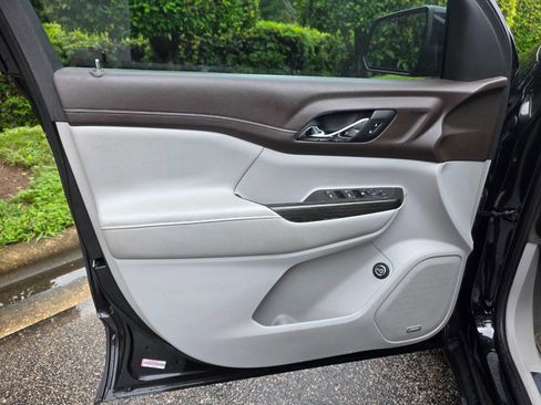 Used 2019 GMC Acadia SLT image 10