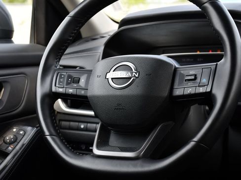 Used 2025 Nissan Rogue SV AWD/4WD image 24