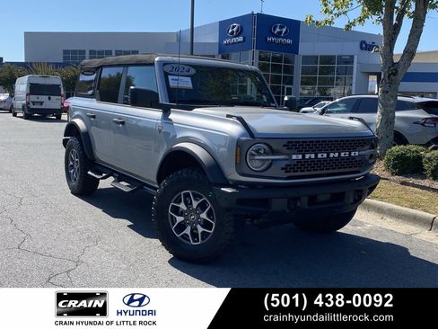 Used 2024 Ford Bronco Badlands image 1