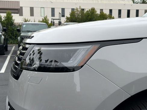New 2026 Land Rover Range Rover SV AWD/4WD image 12