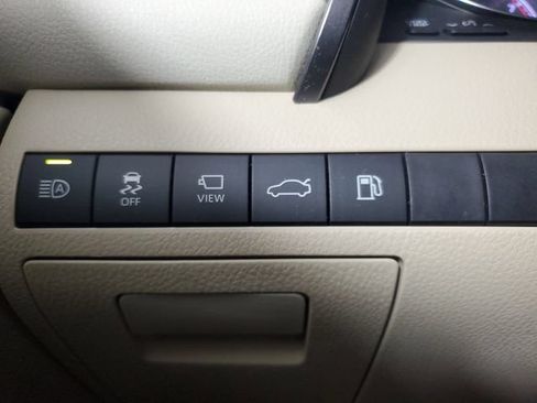 Used 2018 Toyota Camry XLE w/ Driver Assist Package FWD image 30