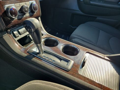 Used 2017 Chevrolet Traverse LT image 29