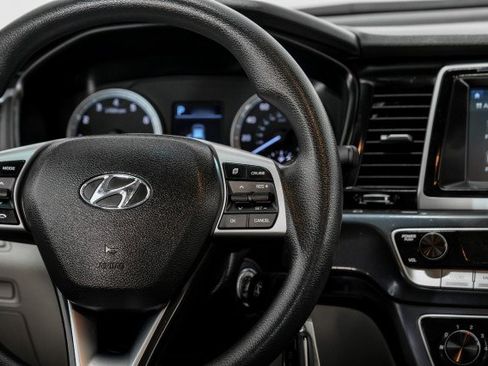 Used 2018 Hyundai Sonata SE FWD image 16