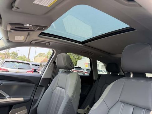 Used 2025 Audi Q5 Premium w/ Convenience Package AWD/4WD image 11