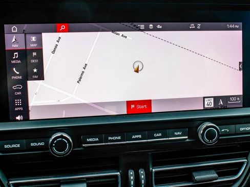 Used 2020 Porsche Macan Base image 21