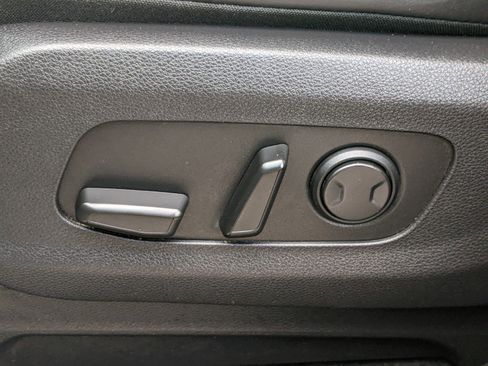 Certified 2024 Kia Carnival LX image 17