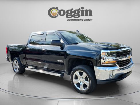 Used 2017 Chevrolet Silverado 1500 LT w/ Texas Edition image 7