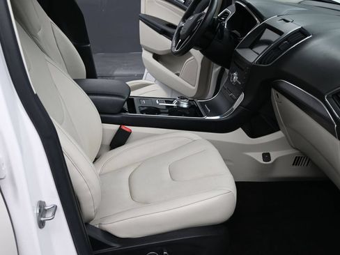 Used 2019 Ford Edge Titanium w/ Cold Weather Package AWD/4WD image 14
