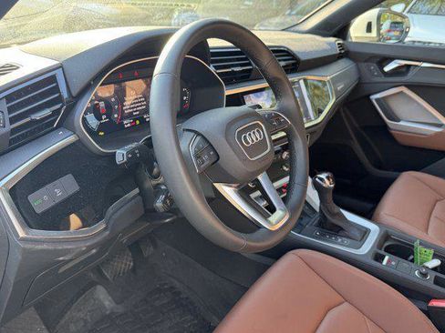 Used 2025 Audi Q3 2.0T Premium w/ Convenience Package AWD/4WD image 24