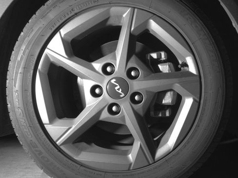 Used 2025 Kia K4 FWD image 13
