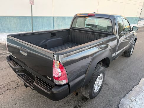 Used 2010 Toyota Tacoma 4x4 Access Cab V6 image 5