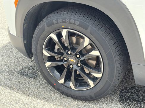 Used 2022 Chevrolet TrailBlazer LT w/ Convenience Package FWD image 21