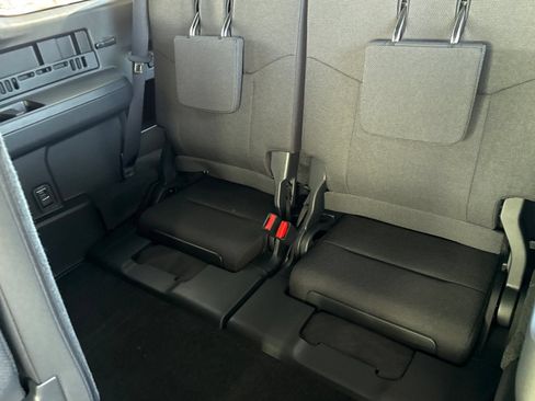 New 2026 Toyota 4Runner SR5 AWD/4WD image 18