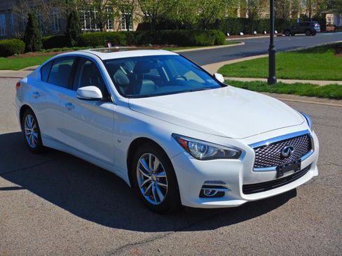 Used 2015 INFINITI Q50 Premium w/ Navigation Package image 3