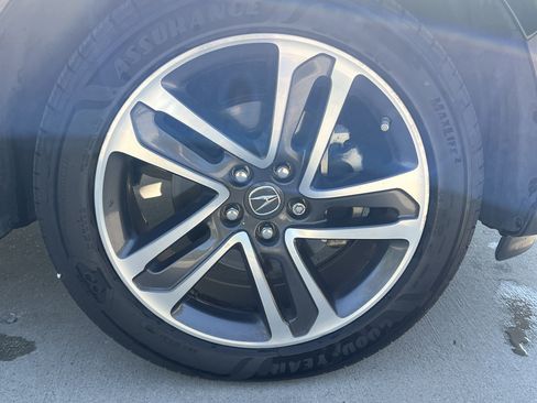 Used 2018 Acura MDX w/ Advance Package FWD image 11
