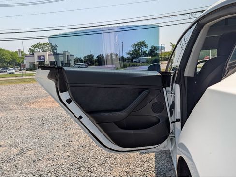 Used 2023 Tesla Model 3 Standard Range RWD image 11