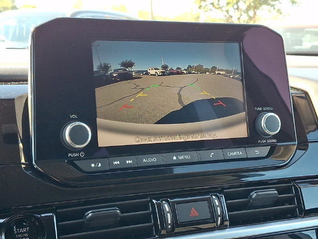 Used 2025 Nissan Pathfinder SV FWD image 17
