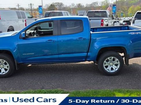 Used 2022 Chevrolet Colorado LT w/ LT Convenience Package AWD/4WD image 5