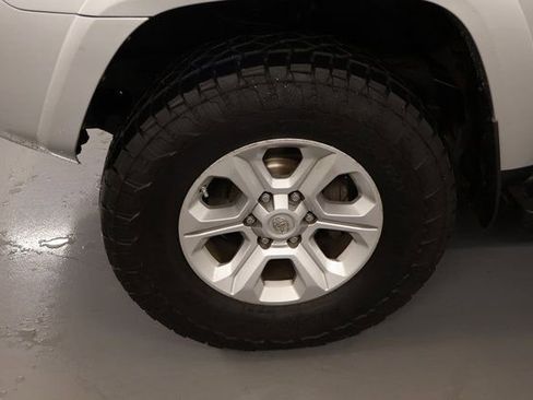 Used 2020 Toyota 4Runner SR5 Premium image 5