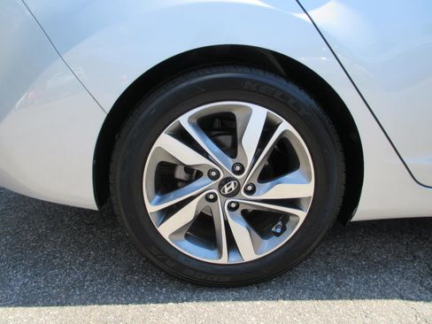 Used 2014 Hyundai Elantra Limited FWD image 22