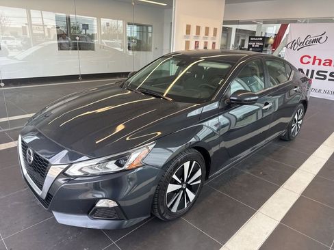 Used 2022 Nissan Altima 2.5 SV image 1