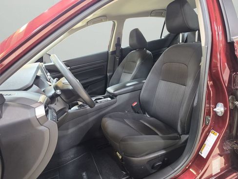 Used 2024 Nissan Altima 2.5 SV AWD/4WD image 11