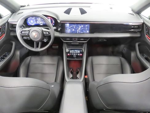 Certified 2025 Porsche Macan Electric RWD image 15