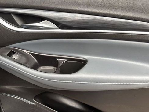 Used 2019 Buick Enclave Essence image 37