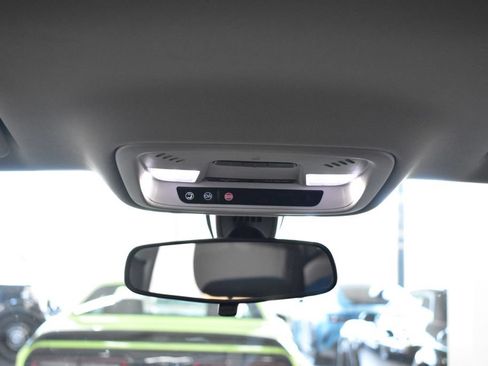 Used 2021 Chevrolet Traverse LT FWD image 30