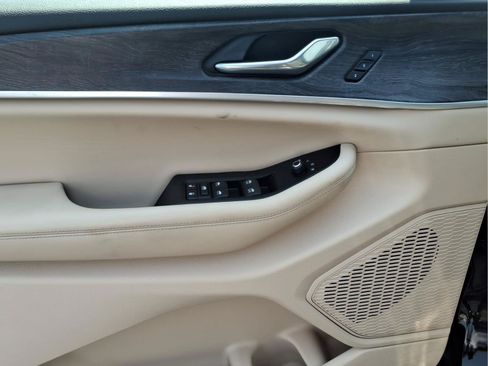 Used 2025 Jeep Grand Cherokee Limited w/ Black Appearance Package RWD image 16