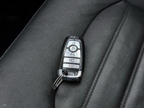 Used 2018 Ford Fusion SE w/ Equipment Group 602A FWD image 35