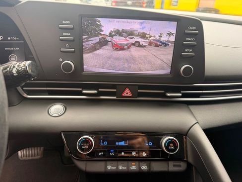 Used 2022 Hyundai Elantra SEL FWD image 20
