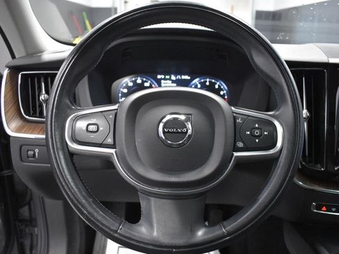 Used 2021 Volvo XC60 T5 Momentum w/ Climate Package AWD/4WD image 28