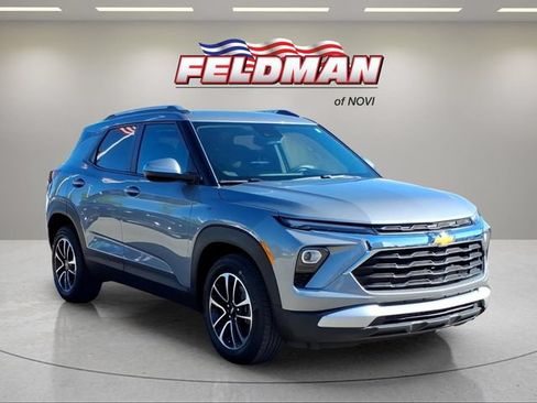 Used 2025 Chevrolet TrailBlazer LT w/ Convenience Package FWD image 8
