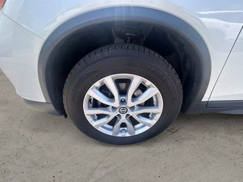 Used 2019 Nissan Rogue SV AWD/4WD image 15