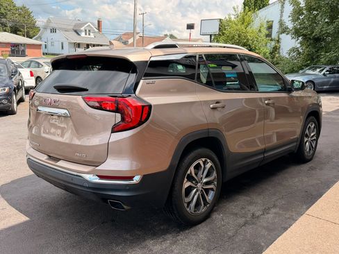 Used 2018 GMC Terrain SLT w/ Preferred Package AWD/4WD image 2