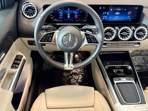 Certified 2025 Mercedes-Benz GLA 250 image 20