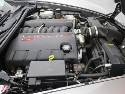 Used 2005 Chevrolet Corvette Coupe w/ Preferred Equipment Group RWD image 14