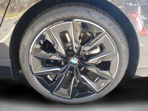 Used 2025 BMW 750e xDrive image 10