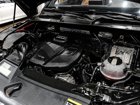 Used 2018 Audi Q5 2.0T Premium Plus w/ Premium Plus Package image 53