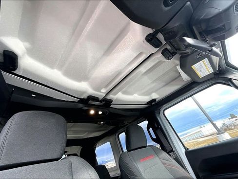 Used 2025 Jeep Wrangler Unlimited Rubicon image 22