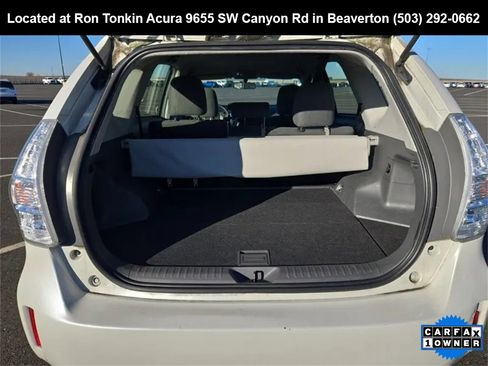 Used 2014 Toyota Prius V Two image 11