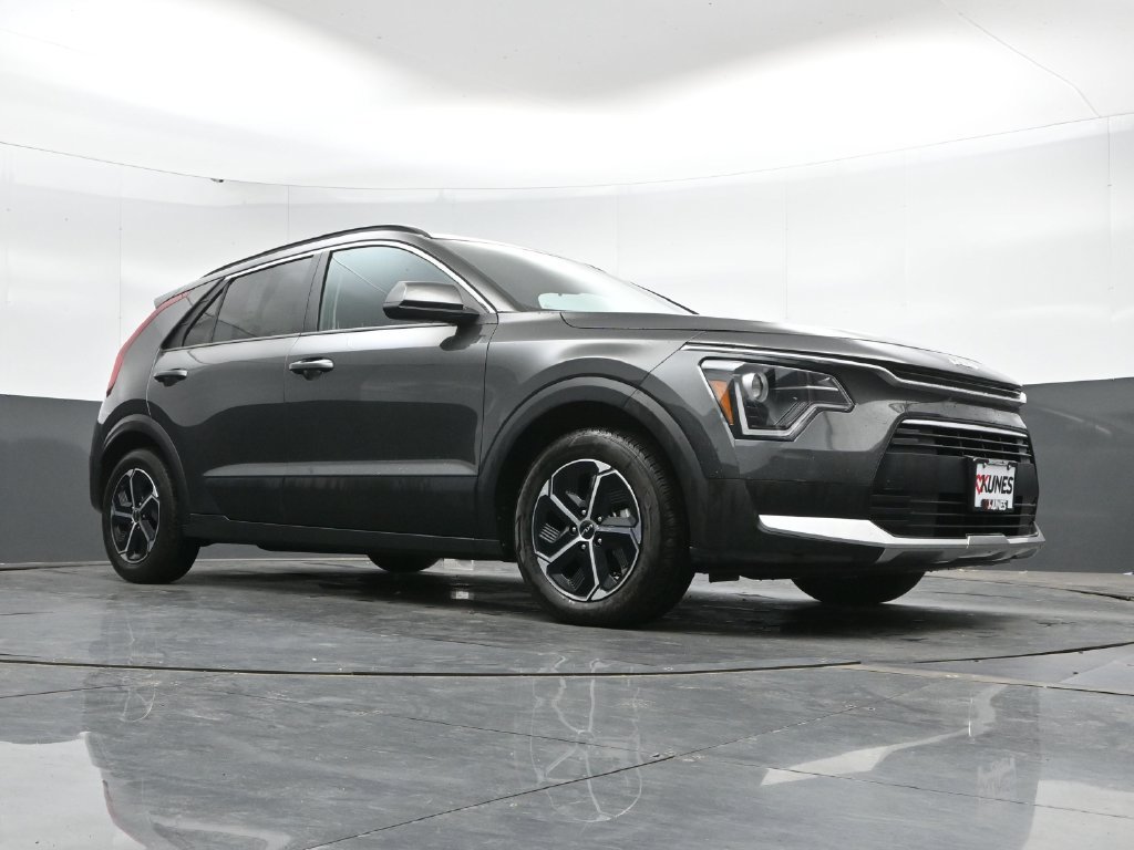 Used 2025 Kia Niro LX FWD image 43