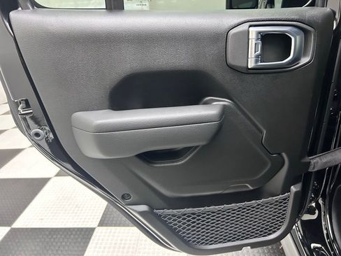 New 2026 Jeep Wrangler Unlimited Rubicon image 12