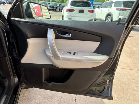 Used 2012 GMC Acadia SLE AWD/4WD image 17