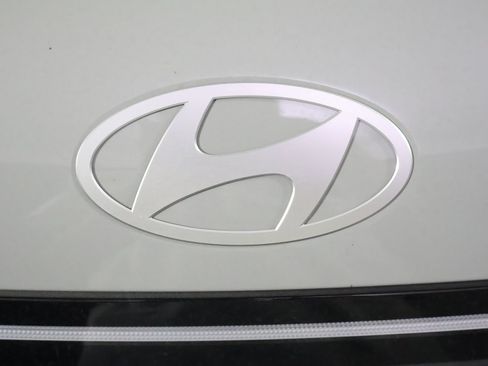 Used 2025 Hyundai Kona SEL FWD image 16
